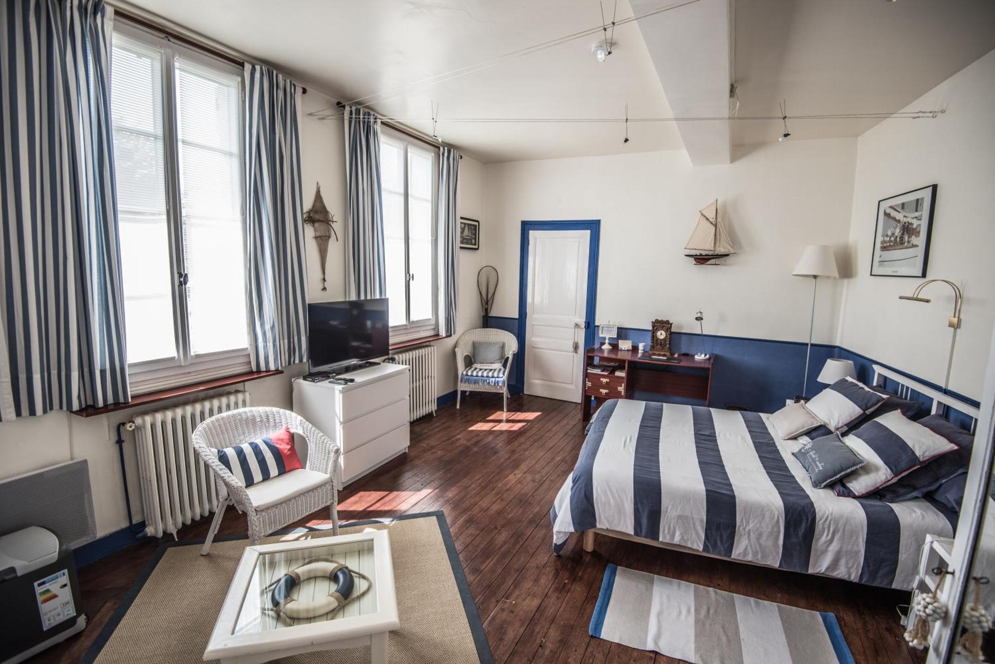 Les Tuileries De Chanteloup La Roche-Chalais Zimmer foto